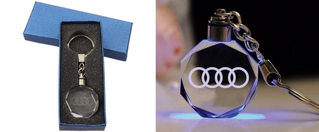 Klíčenka skleněná LED - Audi